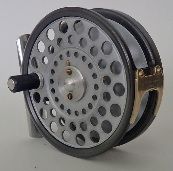 R828 HARDY FEATHERWEIGHT