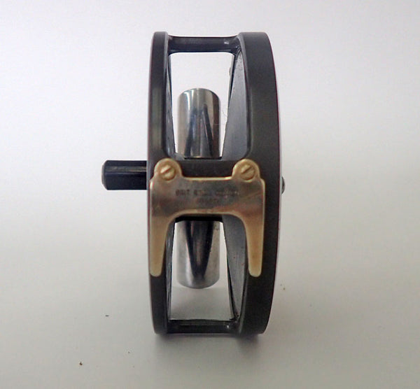 R828 HARDY FEATHERWEIGHT