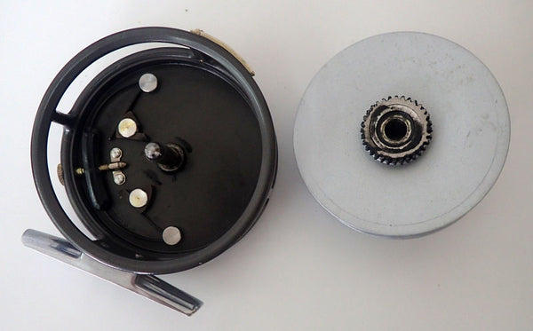R828 HARDY FEATHERWEIGHT
