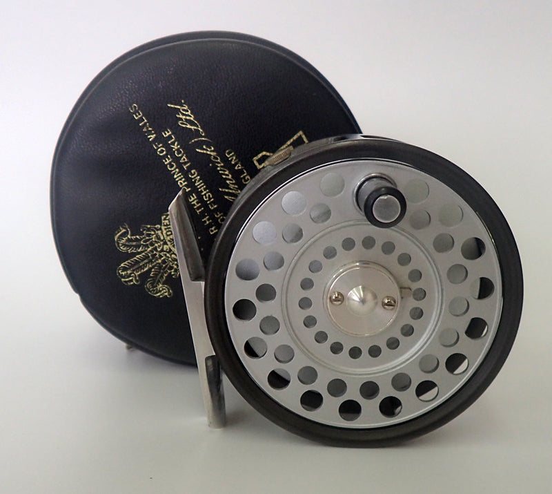 R832 HARDY FEATHERWEIGHT