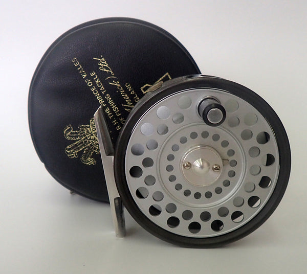 R832 HARDY FEATHERWEIGHT