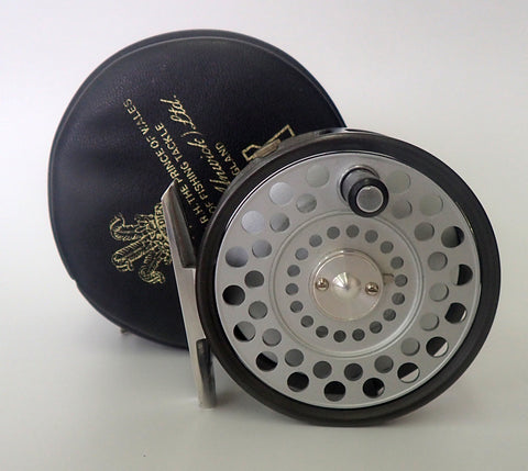 R832 HARDY FEATHERWEIGHT