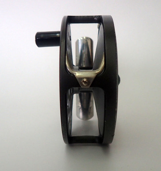 R832 HARDY FEATHERWEIGHT